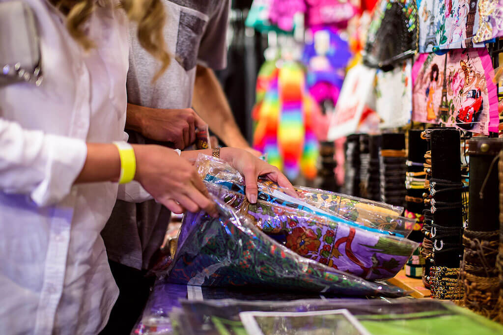 arizona state fair attendee buying merchandise from a vendor